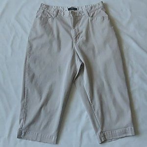 Lee khaki capri pant, size 12